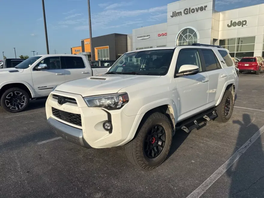 2023 Toyota 4Runner TRD Off-Road Premium photo 1