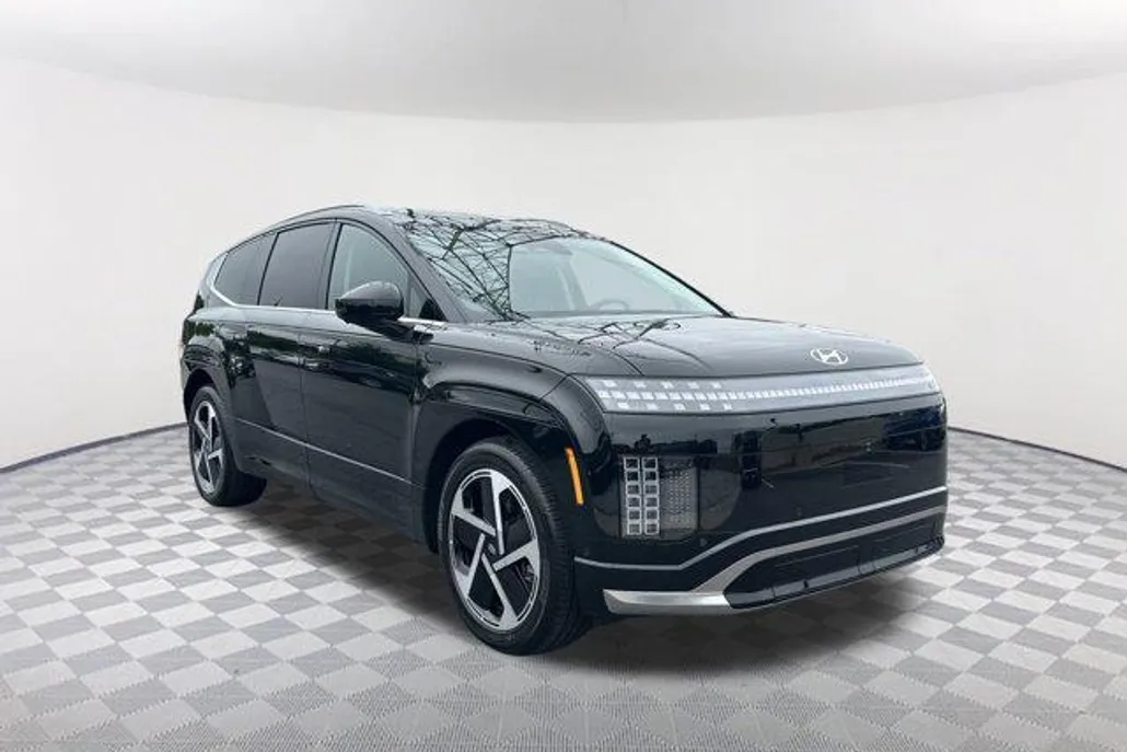 2026 Hyundai Ioniq photo 1
