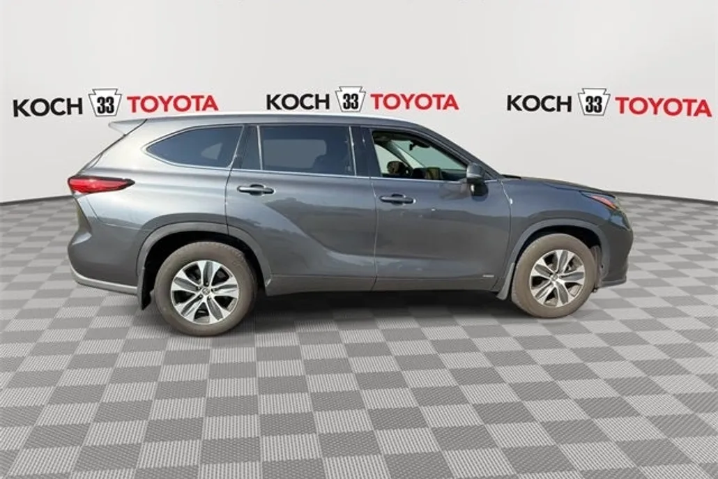 2022 Toyota Highlander Hybrid XLE photo 1