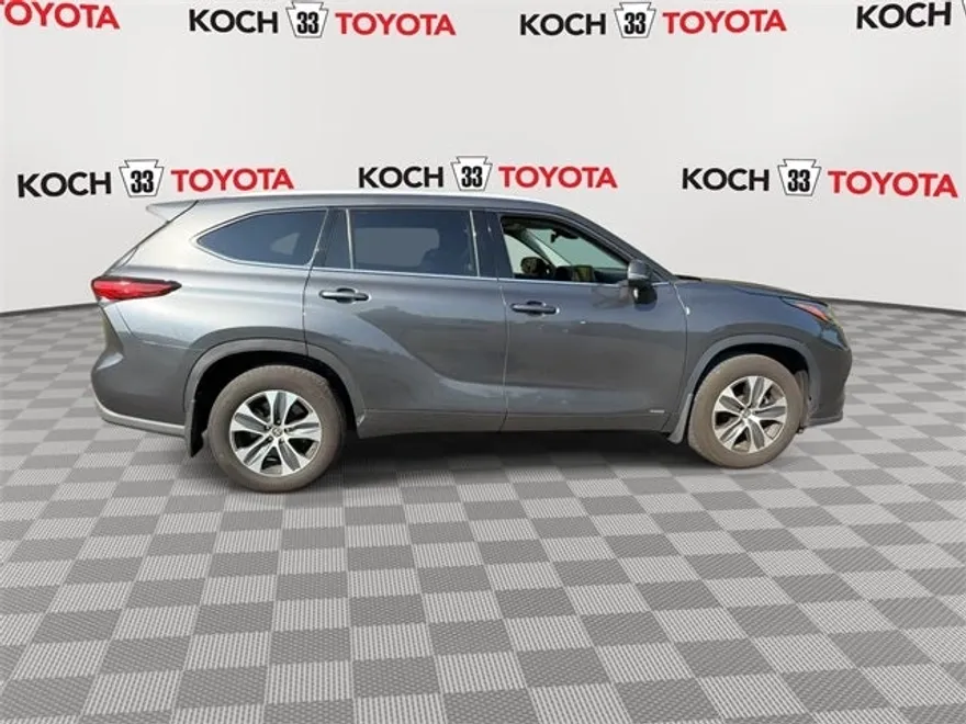 2022 Toyota Highlander Hybrid XLE photo 1