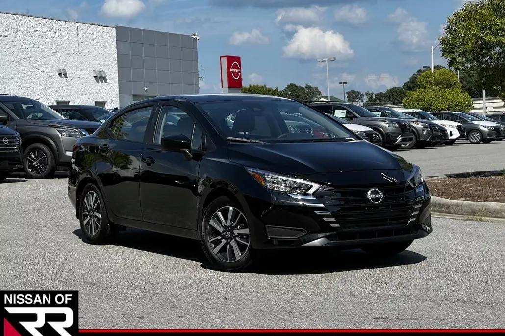 2025 Nissan Versa 1.6 SV photo 1
