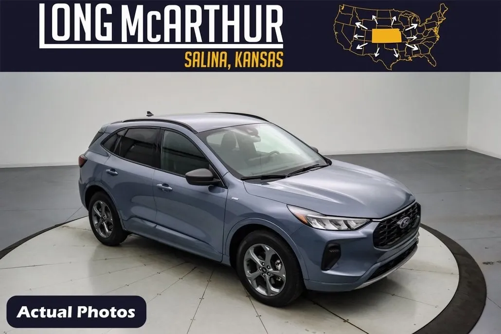 2023 Ford Escape ST-Line photo 1