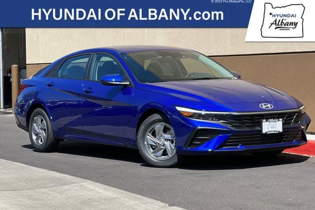 2025 Hyundai Elantra SE photo 1