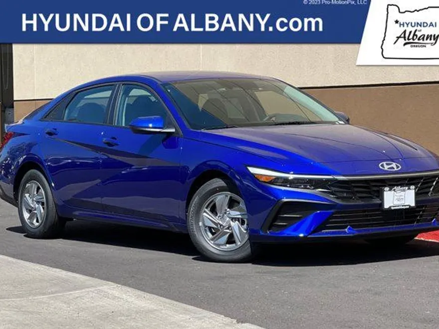 2025 Hyundai Elantra SE photo 1