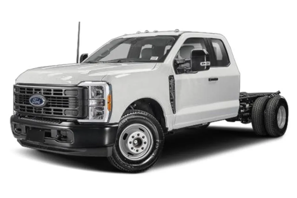 2025 Ford F-350 photo 1