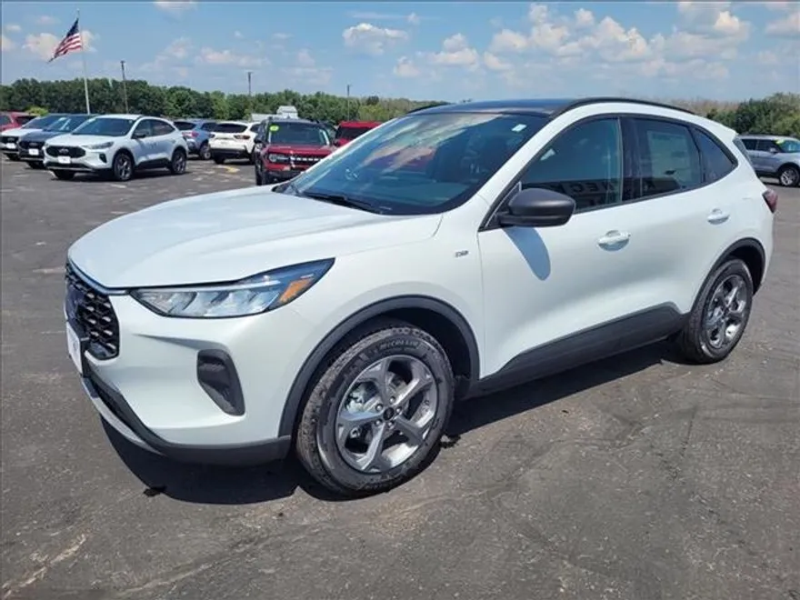 2025 Ford Escape ST-Line photo 1