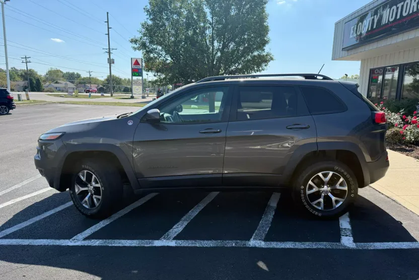 2014 Jeep Cherokee Trailhawk photo 1