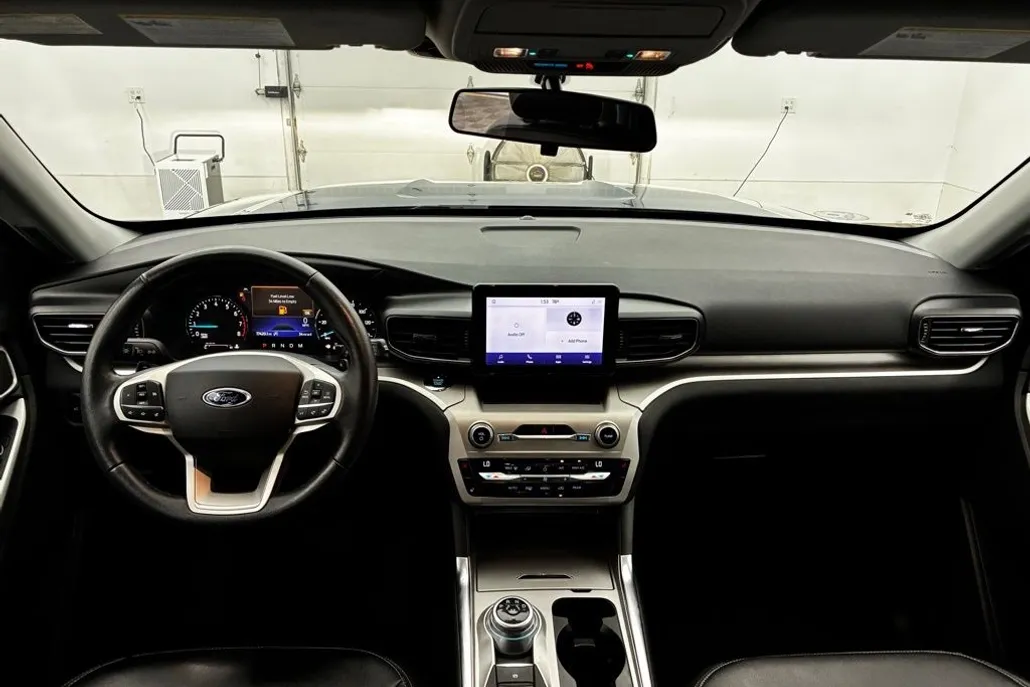 2021 Ford Explorer XLT photo 1