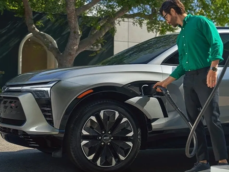 2024 Chevrolet Blazer EV photo 1