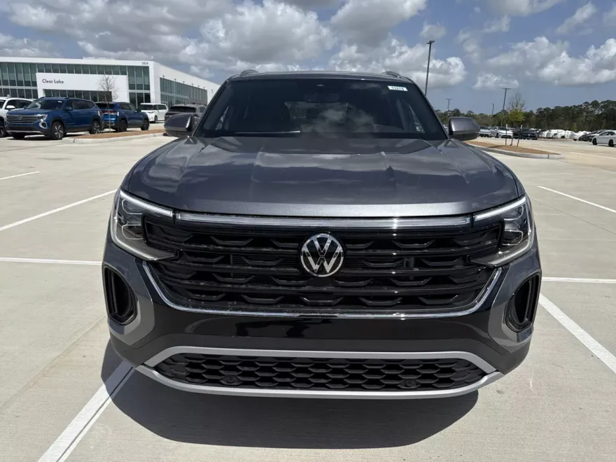 2025 Volkswagen Atlas Cross Sport SE Technology photo 1