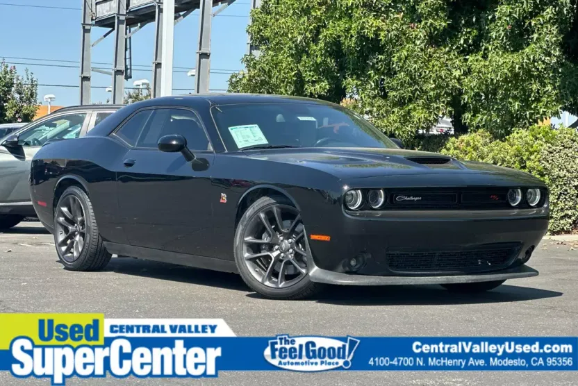 2022 Dodge Challenger R/T Scat Pack photo 1