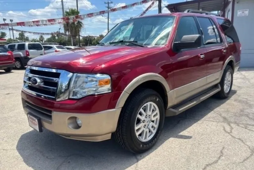 2013 Ford Expedition XLT photo 1