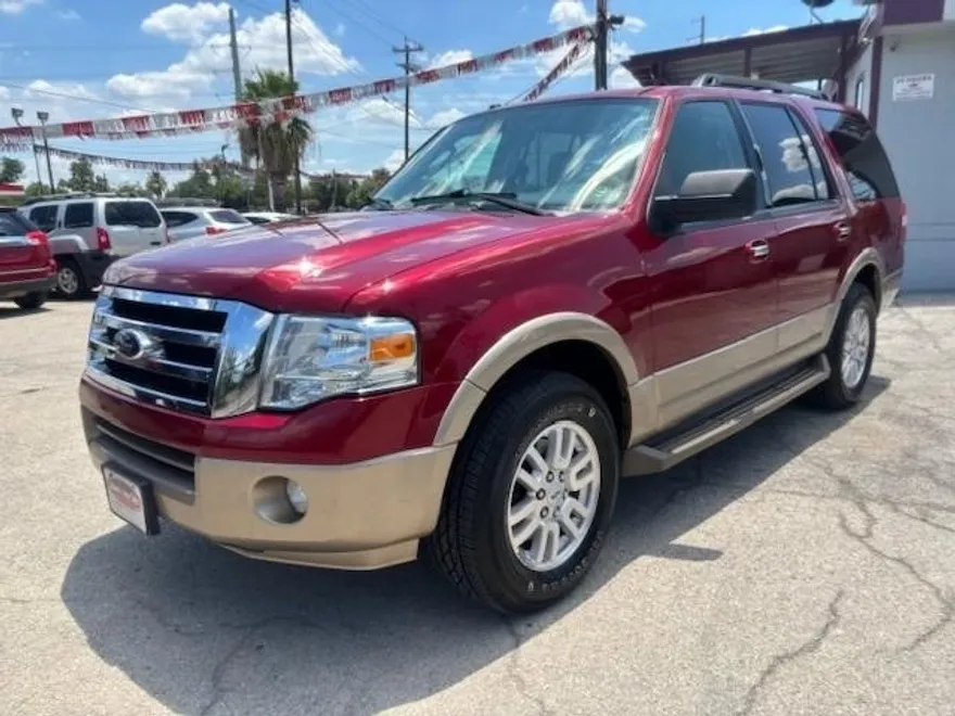 2013 Ford Expedition XLT photo 1