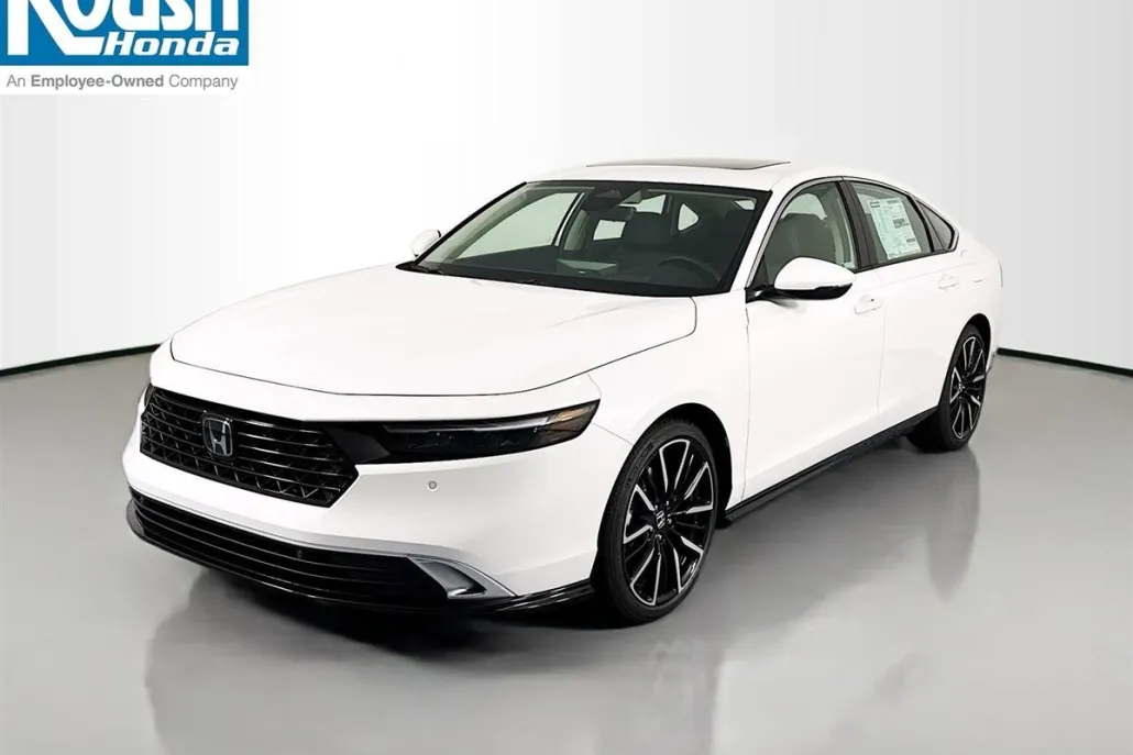 2025 Honda Accord Hybrid Touring photo 1