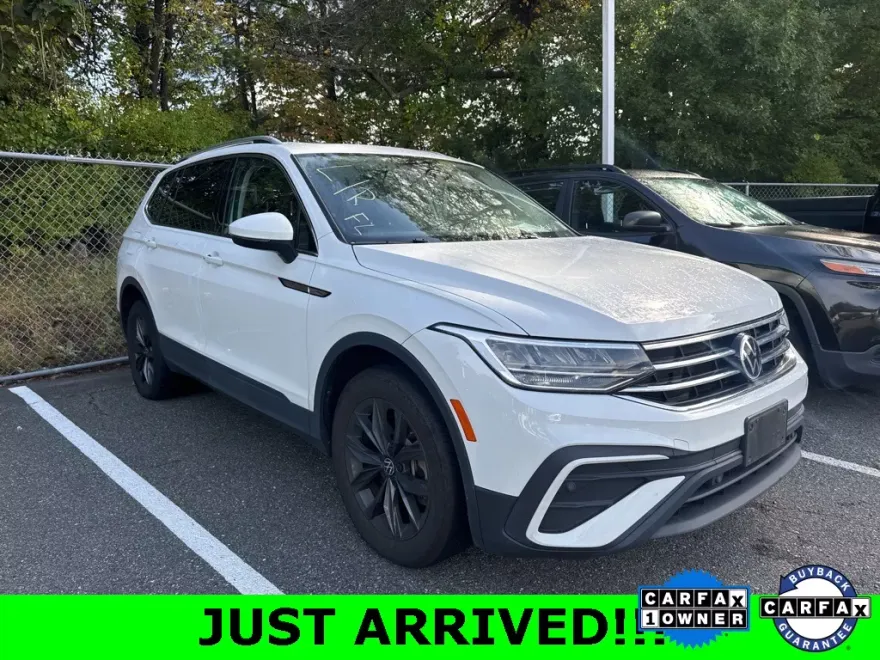 2022 Volkswagen Tiguan SE photo 1