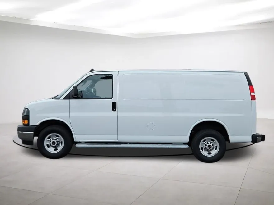 2022 Gmc Savana 2500 photo 1