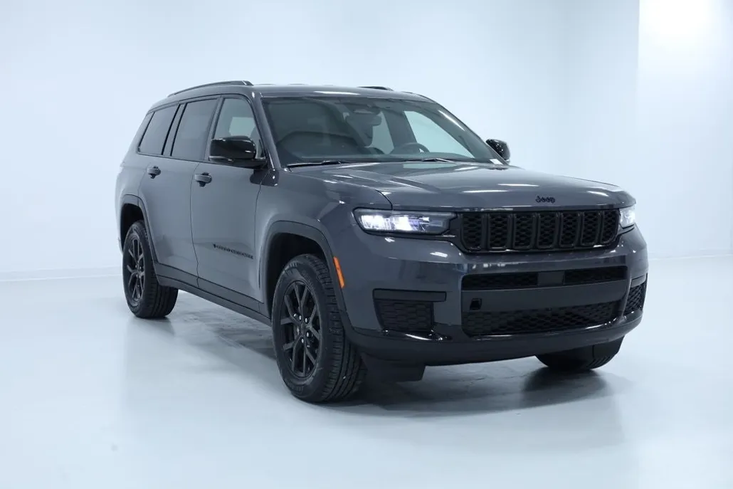 2024 Jeep Grand Cherokee Altitude photo 1