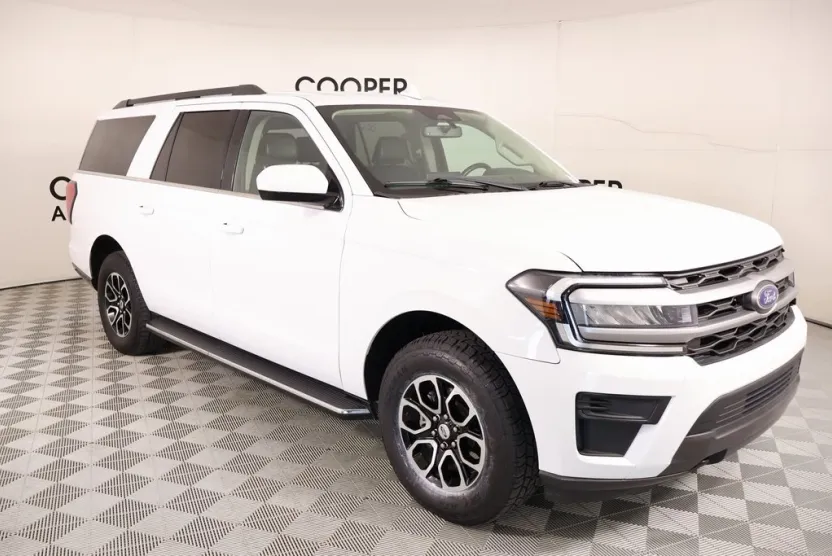 2023 Ford Expedition MAX XLT photo 1