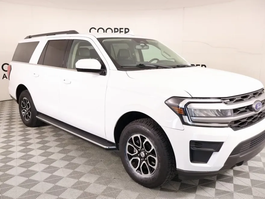 2023 Ford Expedition MAX XLT photo 1