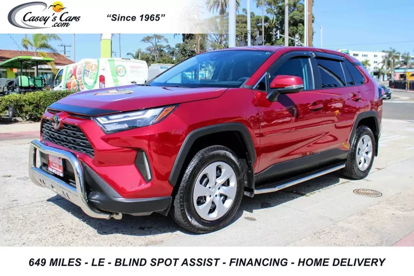 2024 Toyota RAV4 LE photo 1