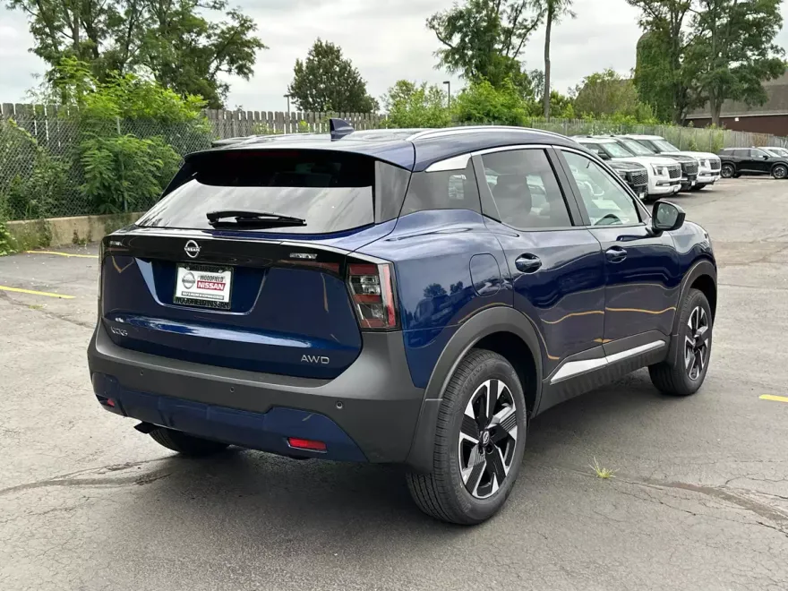 2025 Nissan Kicks SV photo 1