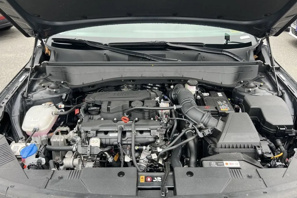 2024 Hyundai Kona Limited photo 1