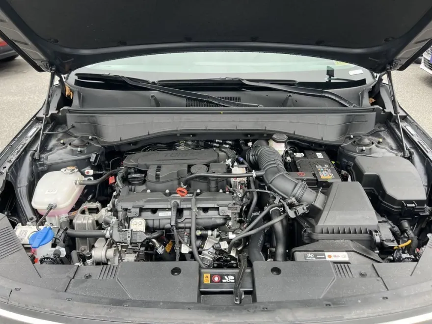 2024 Hyundai Kona Limited photo 1