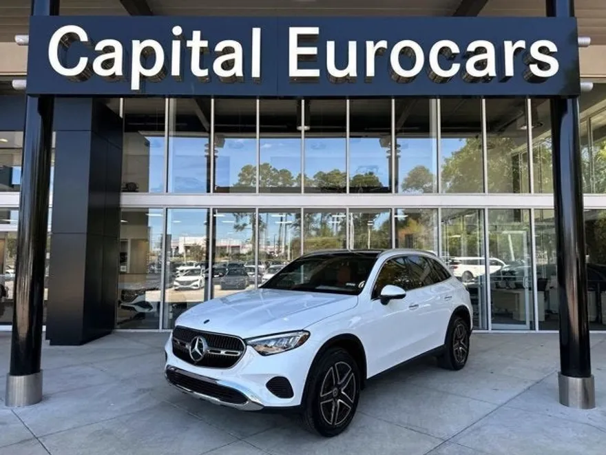 2026 Mercedes Benz GLC 300 photo 1