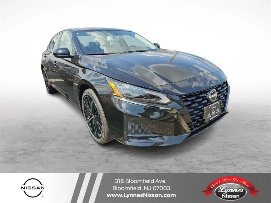 2025 Nissan Altima SR photo 1