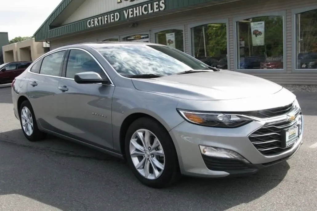 2024 Chevrolet Malibu 1LT photo 1
