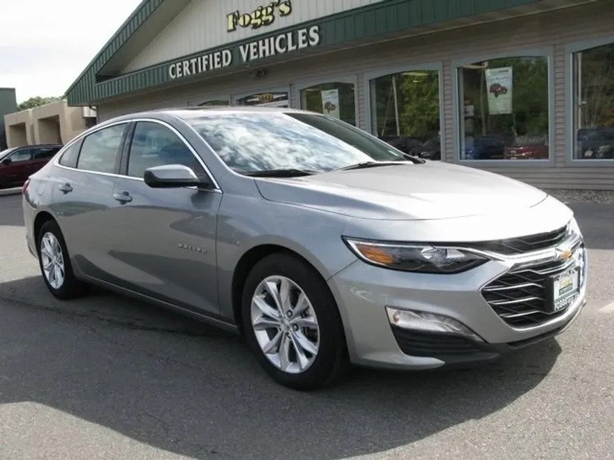 2024 Chevrolet Malibu 1LT photo 1