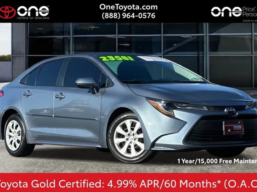 2025 Toyota Corolla LE photo 1