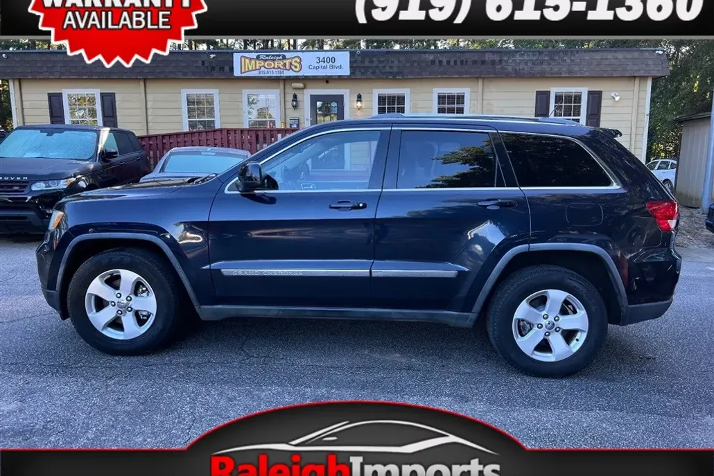 2011 Jeep Grand Cherokee Laredo photo 1