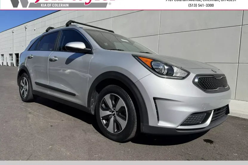 2017 Kia Niro LX photo 1