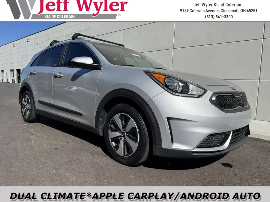 2017 Kia Niro LX photo 1