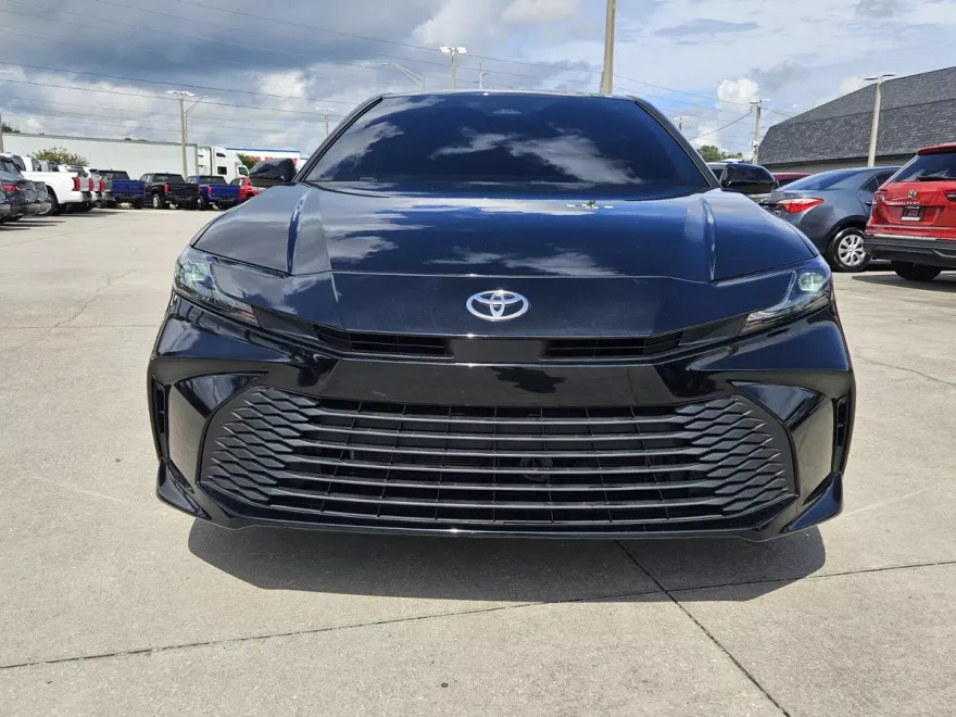 2025 Toyota Camry LE photo 1