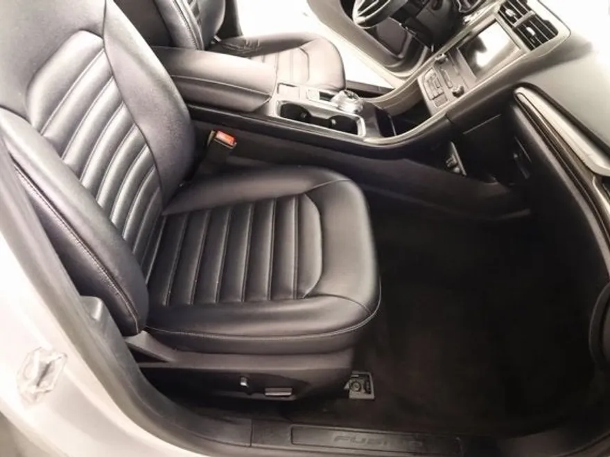 2019 Ford Fusion SEL photo 1