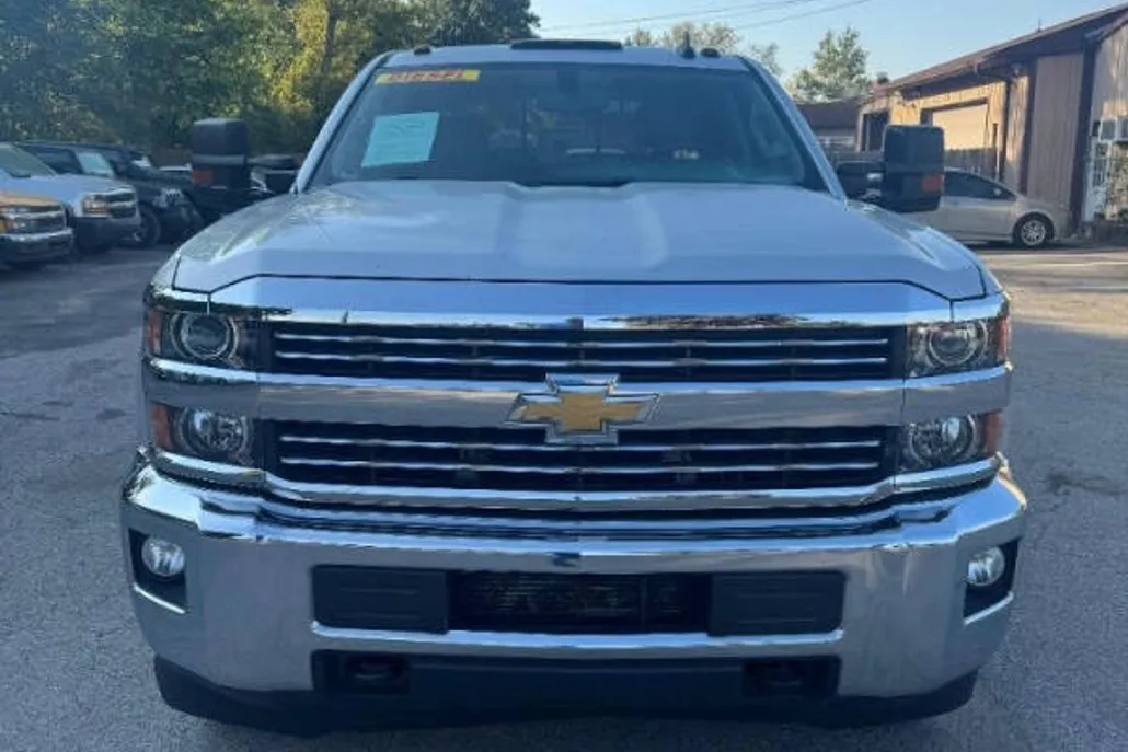 2015 Chevrolet Silverado 3500HD LT photo 1