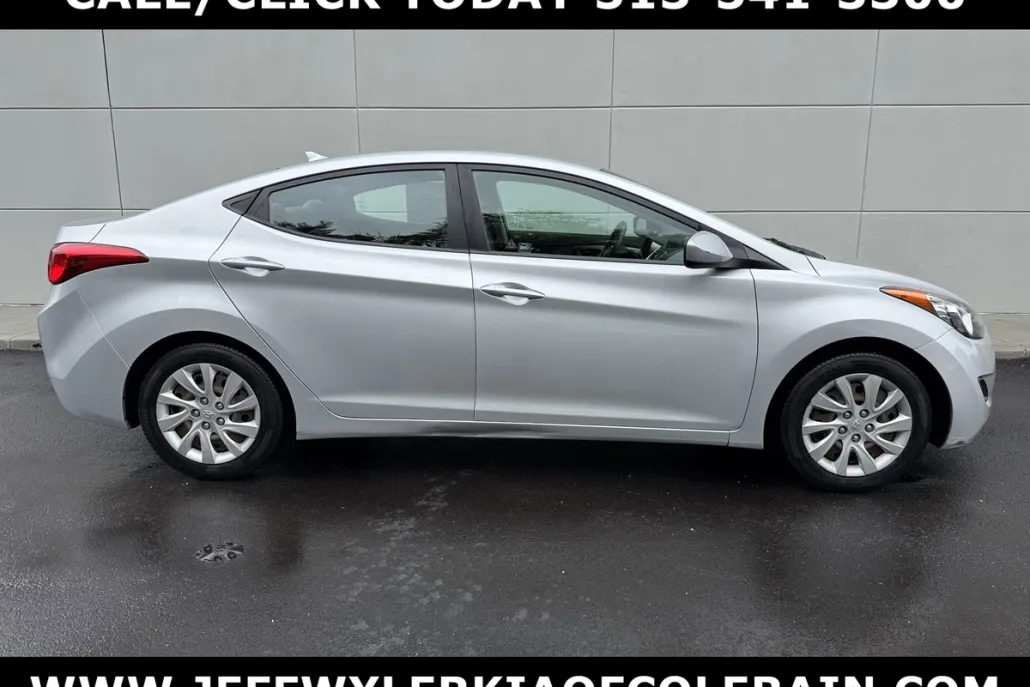 2012 Hyundai Elantra GLS photo 1
