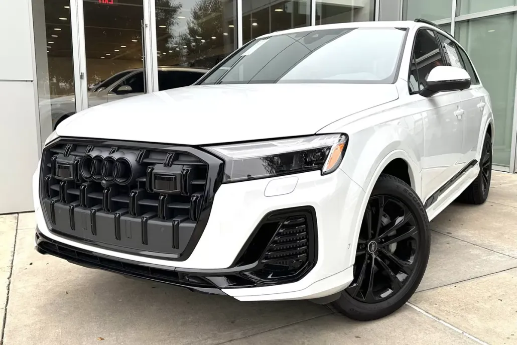 2025 Audi Q7 55 Premium Plus photo 1