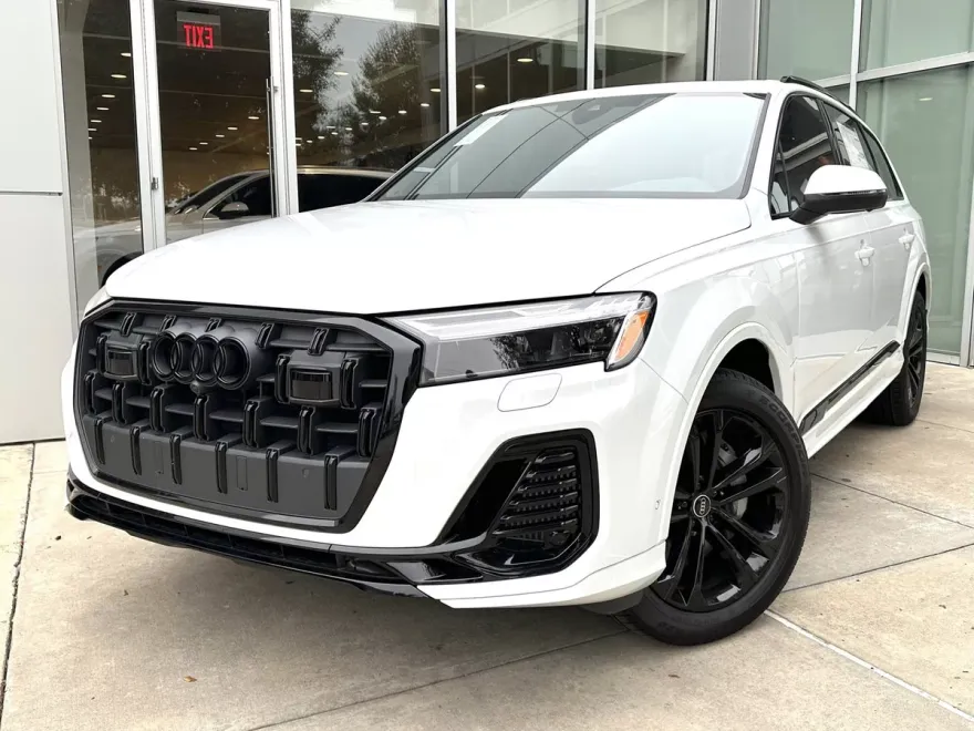 2025 Audi Q7 55 Premium Plus photo 1