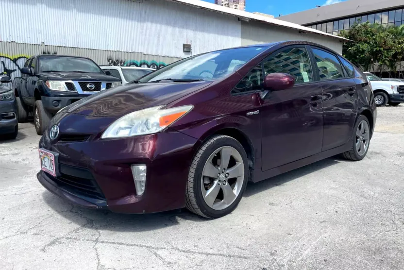 2013 Toyota Prius photo 1