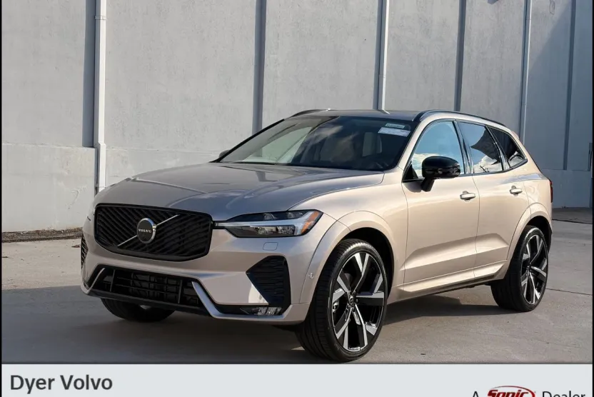 2026 Volvo XC60 B5 photo 1