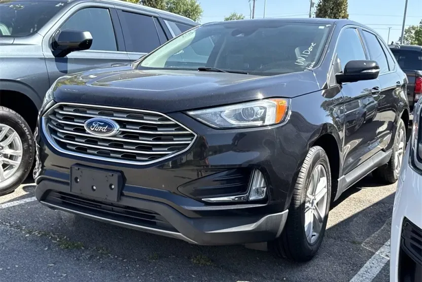 2020 Ford Edge SEL photo 1