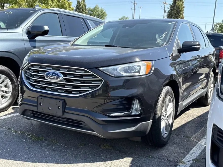 2020 Ford Edge SEL photo 1