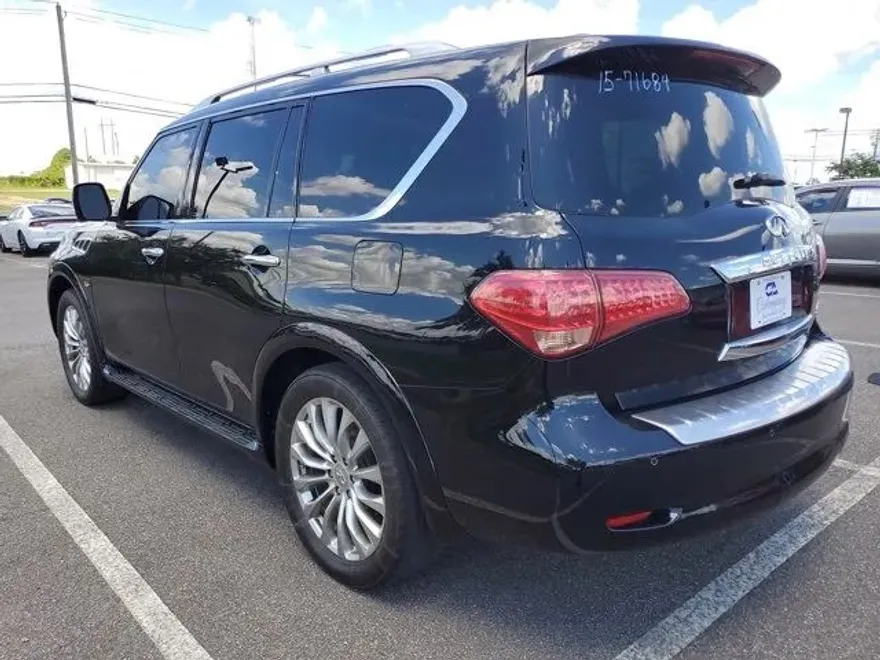 2015 Infiniti QX80 photo 1