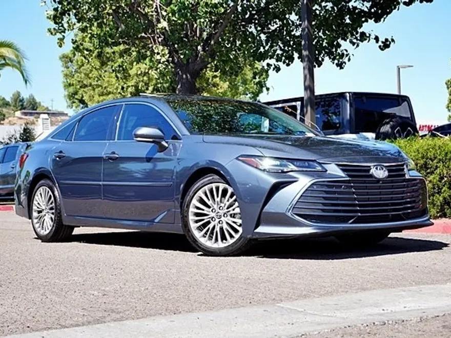 2019 Toyota Avalon Limited photo 1