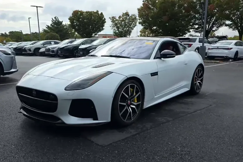 2019 Jaguar F-TYPE SVR photo 1