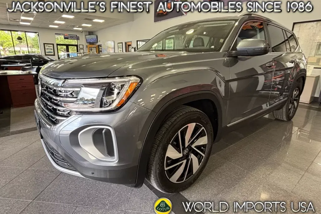 2024 Volkswagen Atlas SEL photo 1