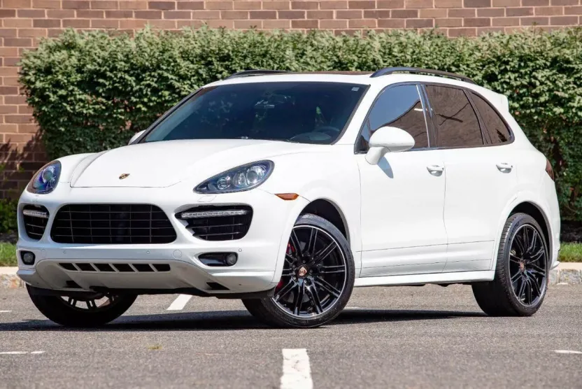 2014 Porsche Cayenne Turbo S photo 1